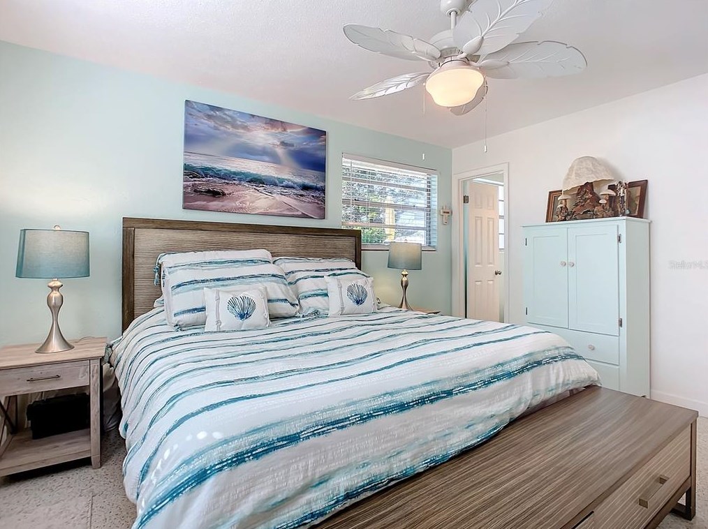 18 Ocean Crst Dr, Ormond Beach FL  32176-3116 exterior