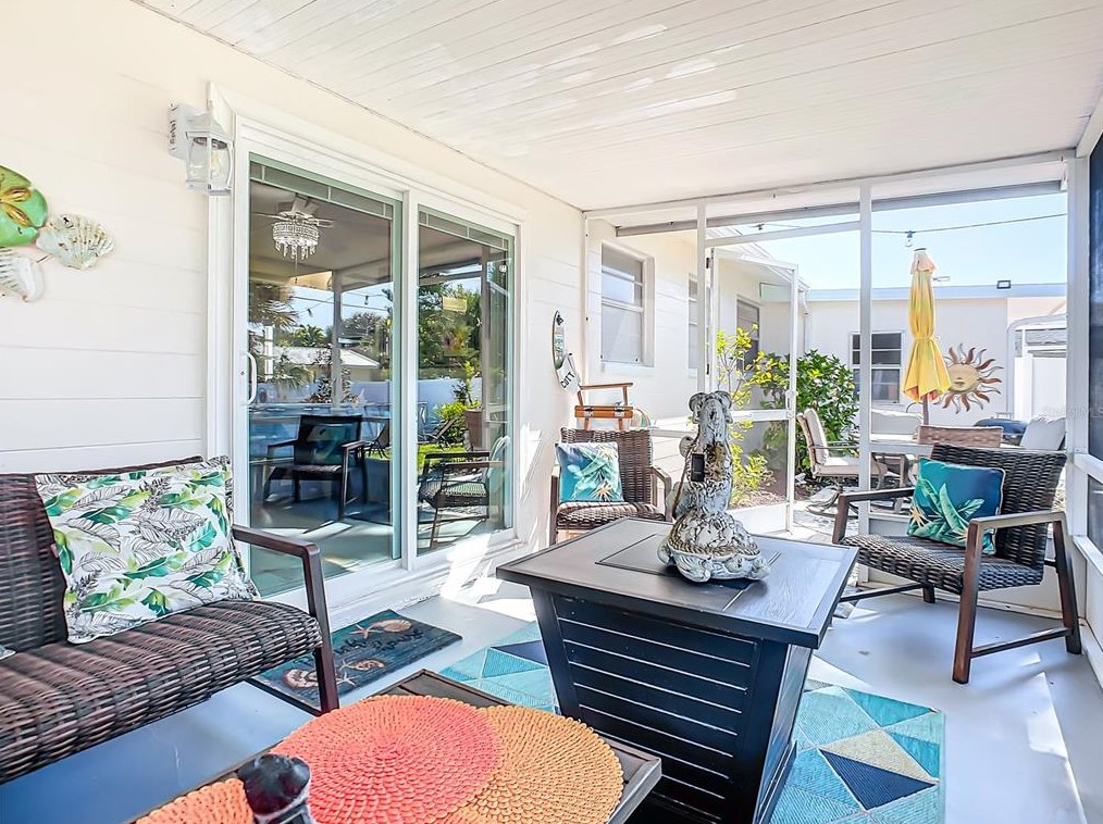 18 Ocean Crst Dr, Ormond Beach FL  32176-3116 exterior