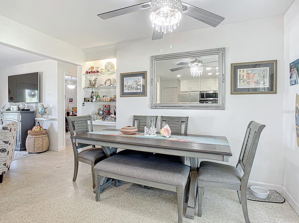 18 Ocean Crst Dr, Ormond Beach FL  32176-3116 exterior