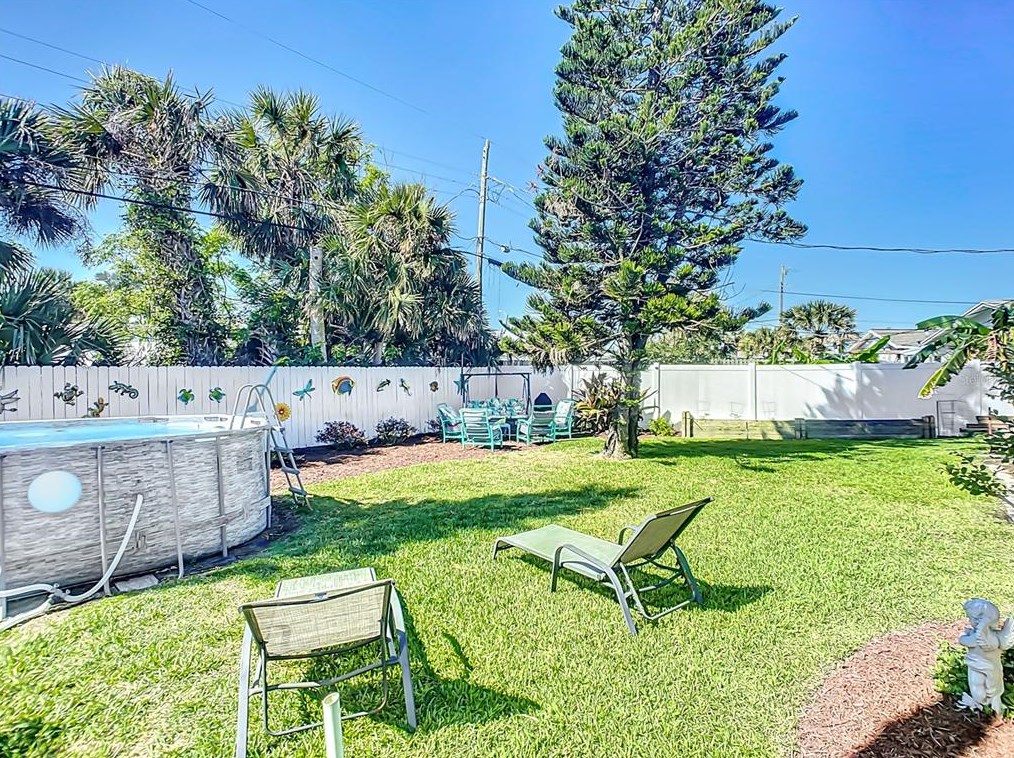 18 Ocean Crst Dr, Ormond Beach FL  32176-3116 exterior