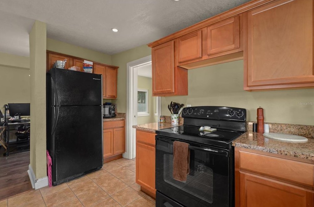 4032 Montrose Ct, Orlando FL 32812-7309 exterior