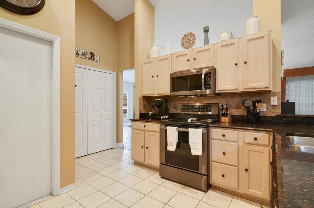 13510 Emeraldview Dr, Orlando FL 32828-8409 exterior