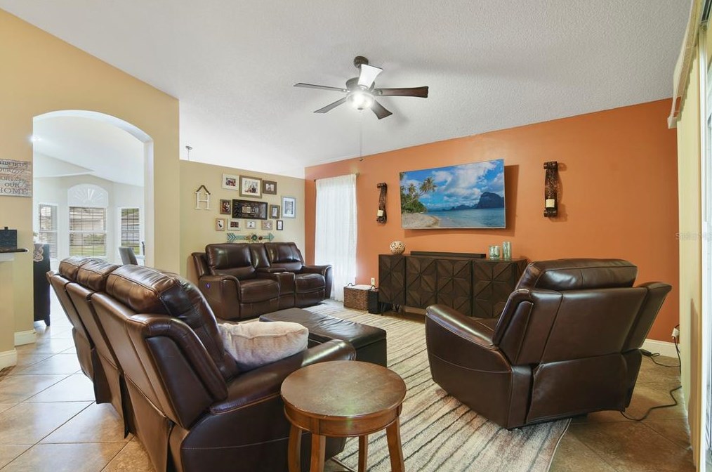 13510 Emeraldview Dr, Orlando FL 32828-8409 exterior