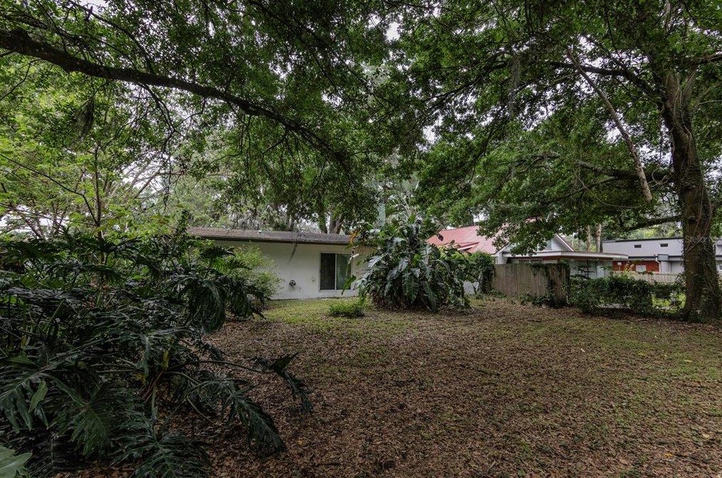 1610 Cloverlawn Ave, Orlando FL  32806-2466 exterior