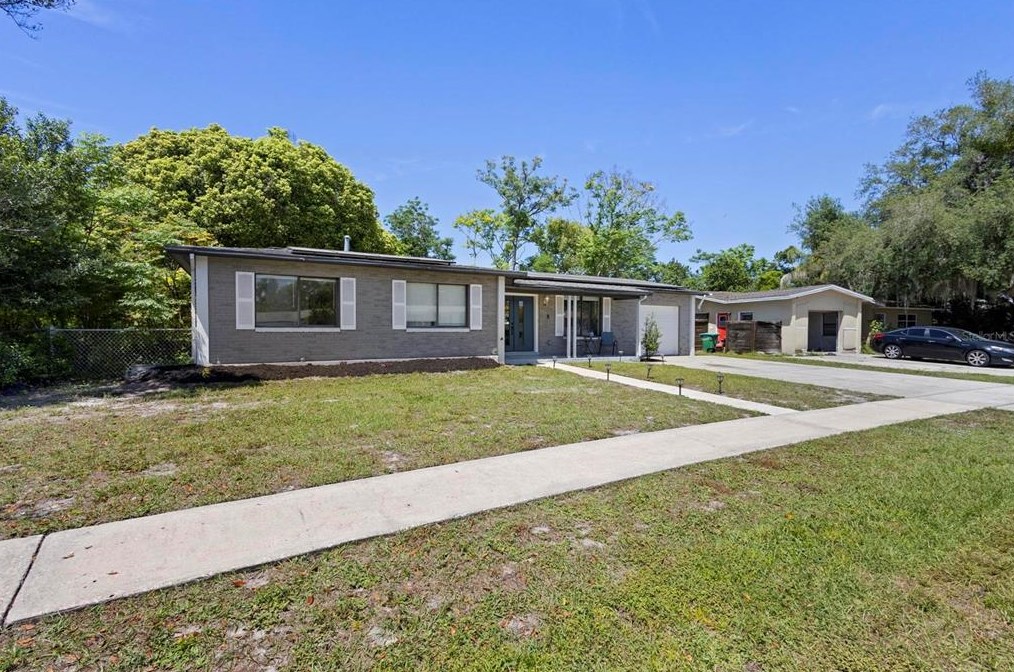 674 Wing Ter, Deltona FL  32725-7038 exterior