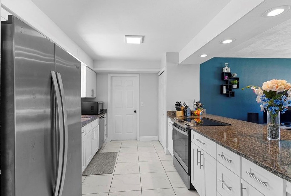 674 Wing Ter, Deltona FL  32725-7038 exterior