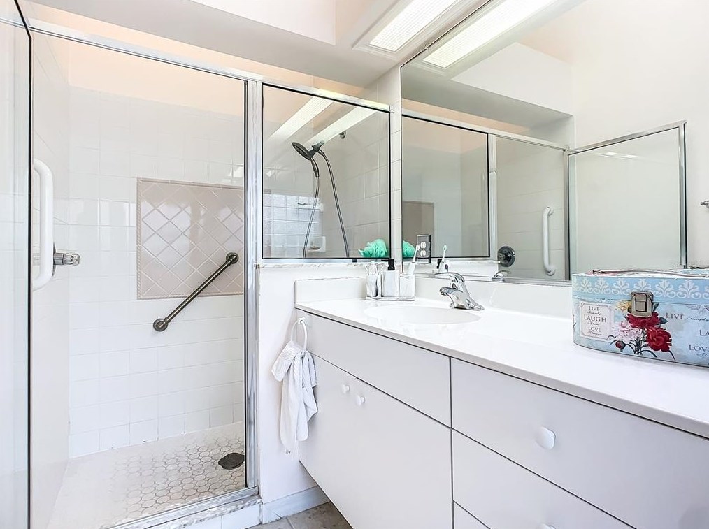 38 Old Macon Dr, Ormond Beach FL  32174-7399 exterior