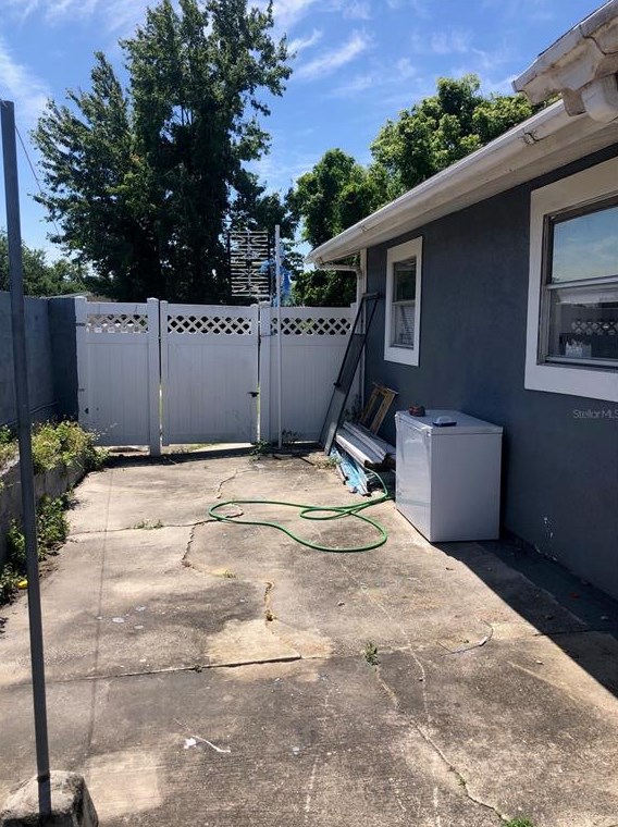 11 Palm Ave, Kissimmee FL 34741-4827 exterior