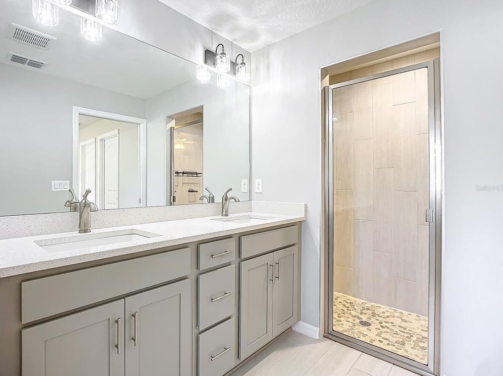 2532 Sabal Palm Dr, Edgewater FL  32141-4916 exterior