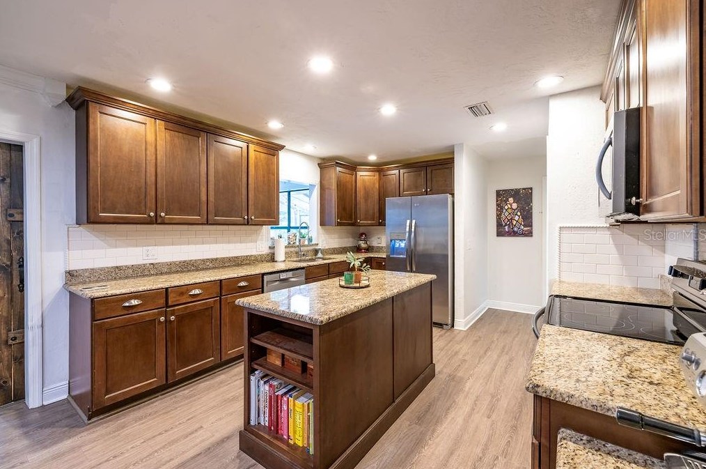 717 Briarcrest Dr, Orange City FL  32763-7635 exterior