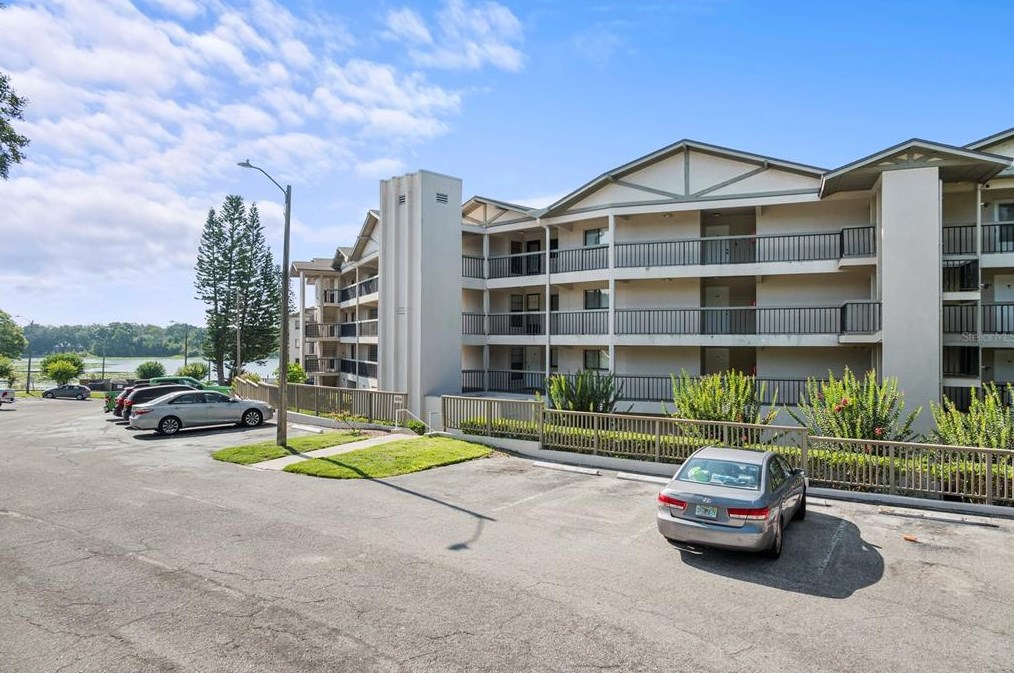 1054 Lotus Cove Ct, Altamonte Springs FL 32714-1708 exterior