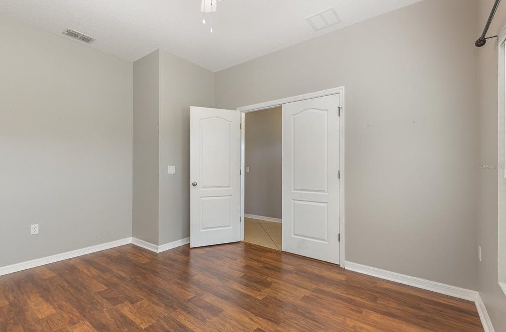3291 Zander Dr, Grand Island FL  32735-9019 exterior