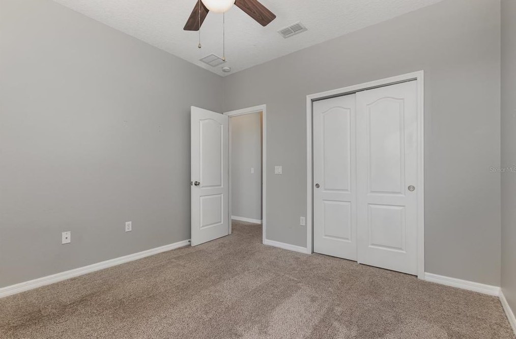 3291 Zander Dr, Grand Island FL  32735-9019 exterior