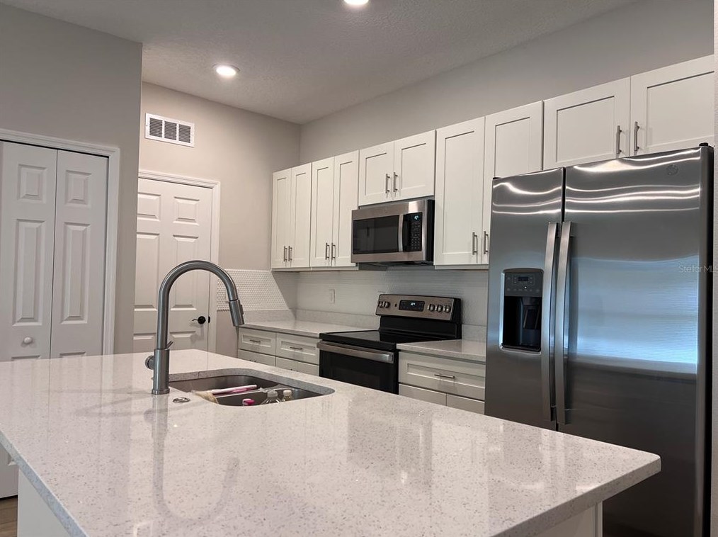 140 17th St, Apopka FL  32703-7119 exterior