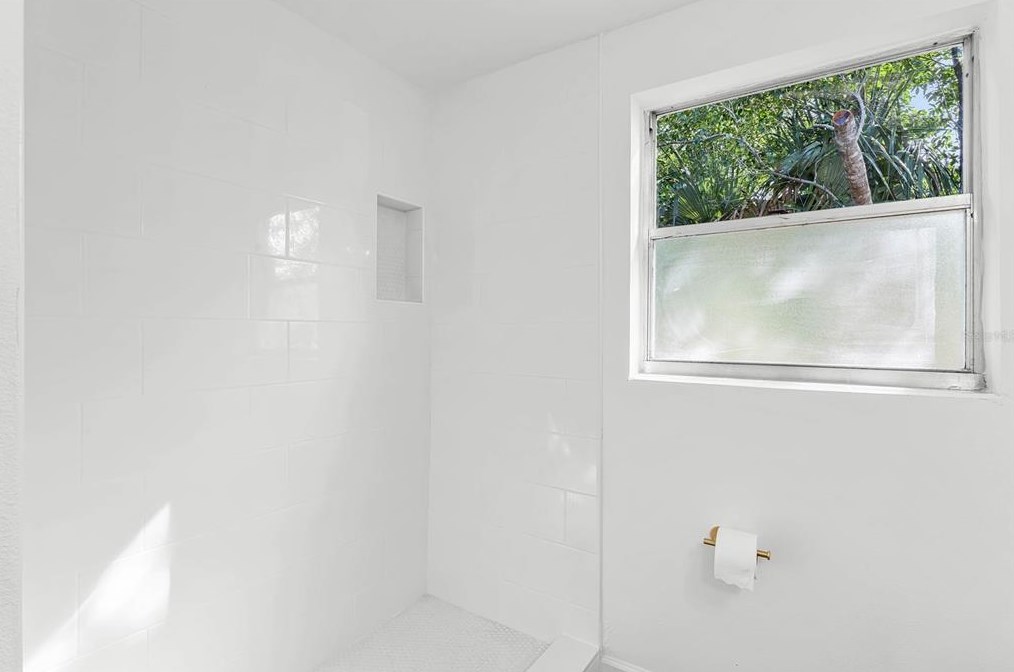 100 Pinecrest Dr, Sanford FL  32773-5446 exterior