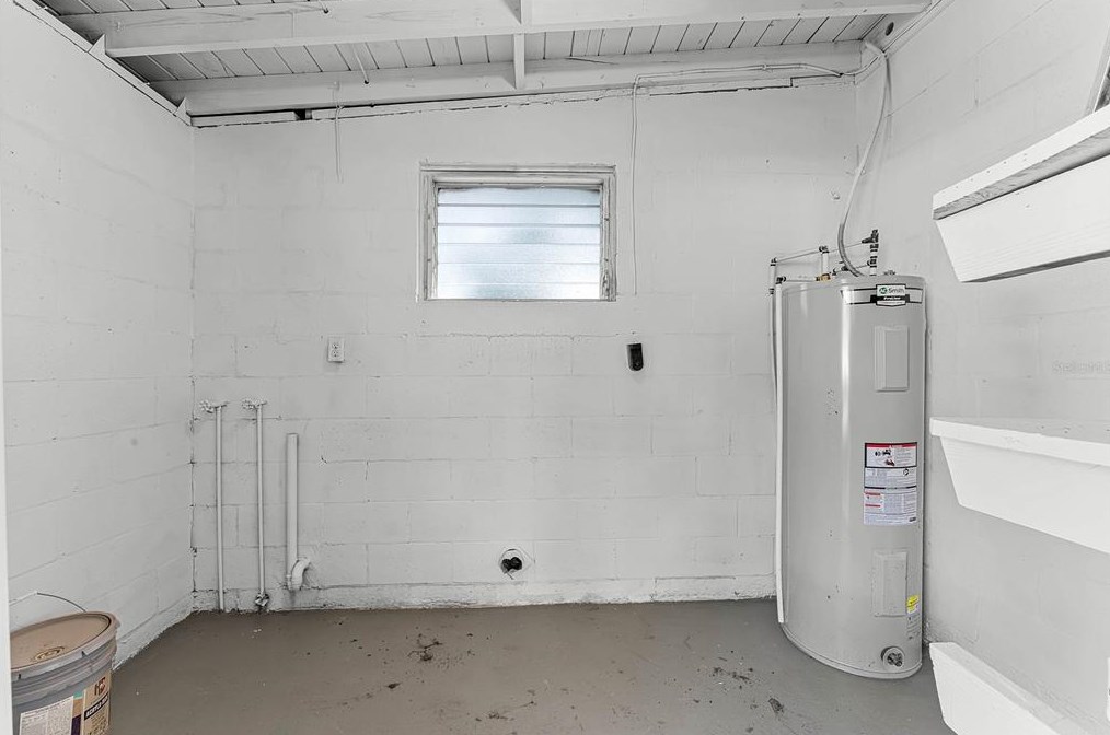 100 Pinecrest Dr, Sanford FL  32773-5446 exterior