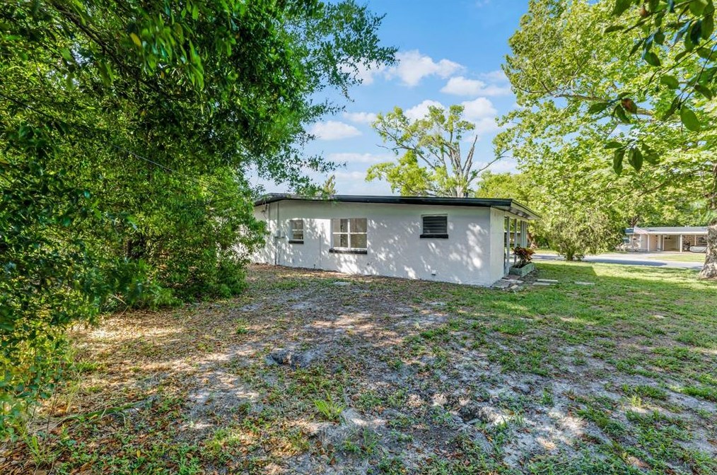 100 Pinecrest Dr, Sanford FL  32773-5446 exterior