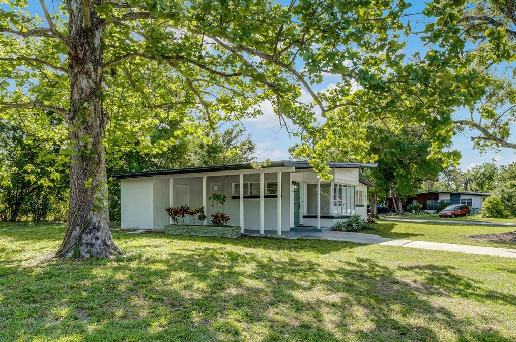 100 Pinecrest Dr, Sanford FL  32773-5446 exterior