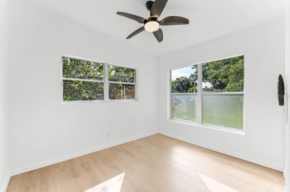 100 Pinecrest Dr, Sanford FL  32773-5446 exterior