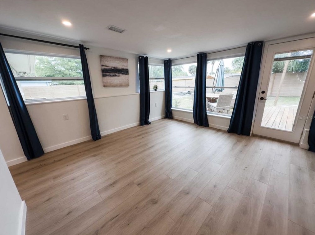 1332 Florida Ave, Palm Harbor FL  34683-4521 exterior