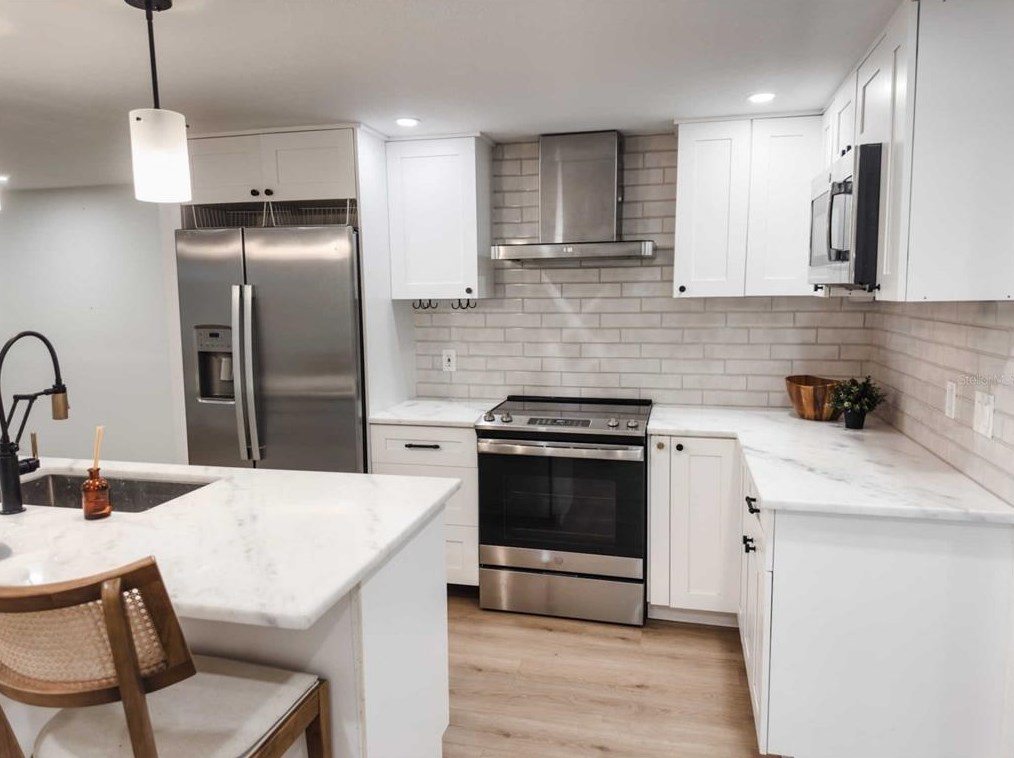 1332 Florida Ave, Palm Harbor FL  34683-4521 exterior