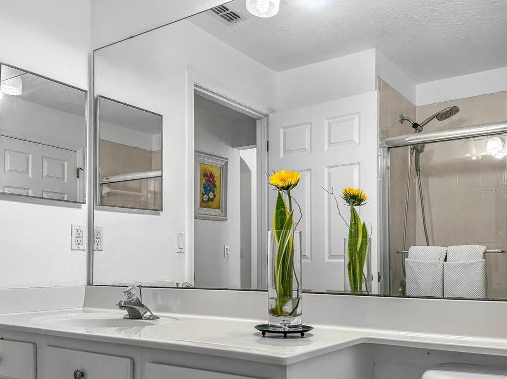 13005 Entrada Dr, Orlando FL 32837-4700 exterior