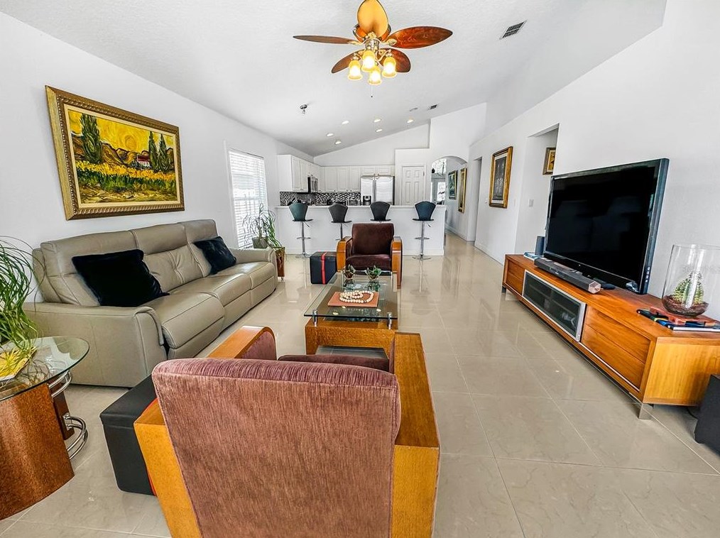 13005 Entrada Dr, Orlando FL 32837-4700 exterior