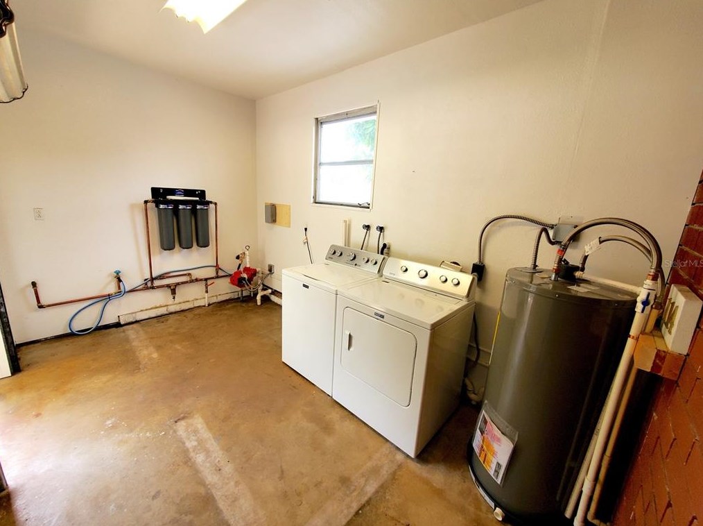 114 Bay St, New Smyrna FL 32168-8104 exterior