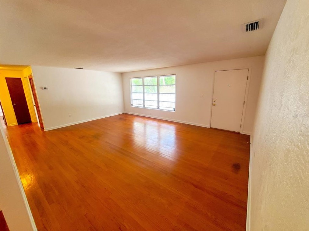 114 Bay St, New Smyrna FL 32168-8104 exterior