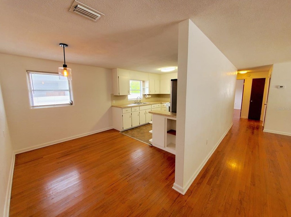 114 Bay St, New Smyrna FL 32168-8104 exterior