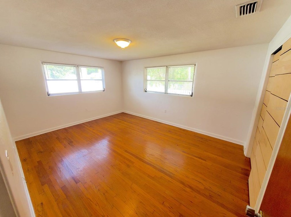 114 Bay St, New Smyrna FL 32168-8104 exterior