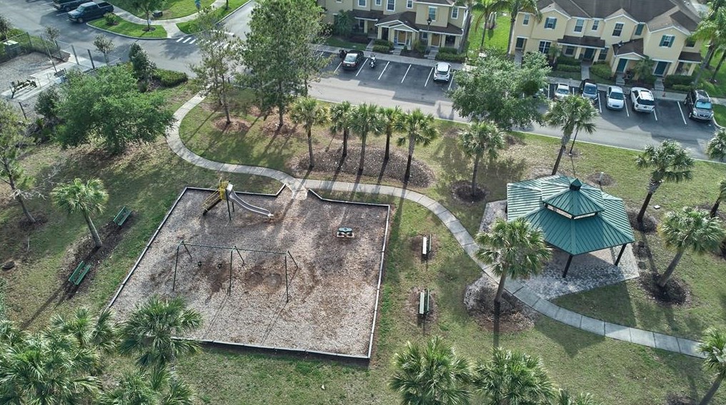 5104 Dominica Dr, Kissimmee FL  34746-5598 exterior