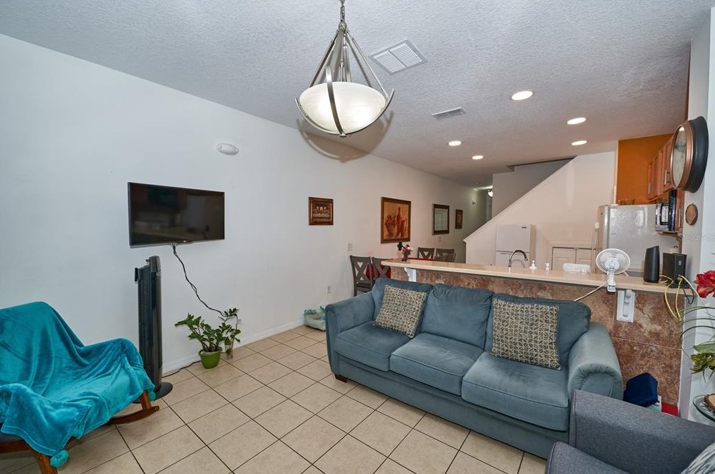 5104 Dominica Dr, Kissimmee FL  34746-5598 exterior