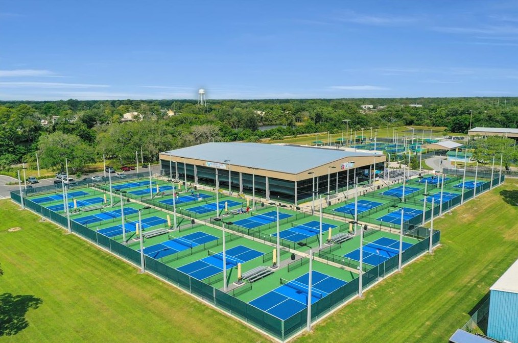 944 Daytona Ave, Daytona Beach FL 32117-3725 exterior