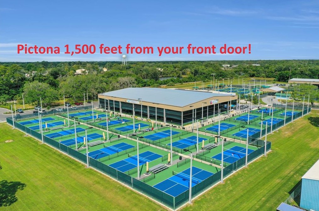 944 Daytona Ave, Daytona Beach FL 32117-3725 exterior