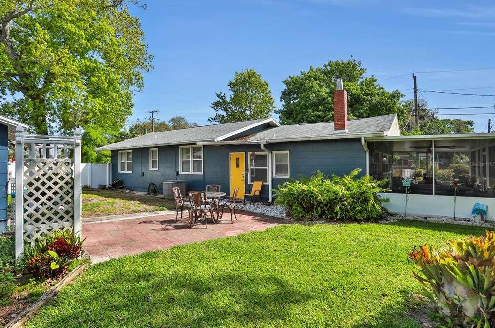 944 Daytona Ave, Daytona Beach FL 32117-3725 exterior