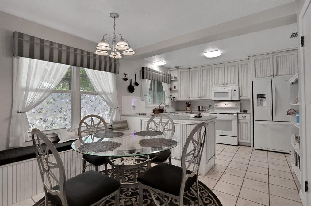 944 Daytona Ave, Daytona Beach FL 32117-3725 exterior