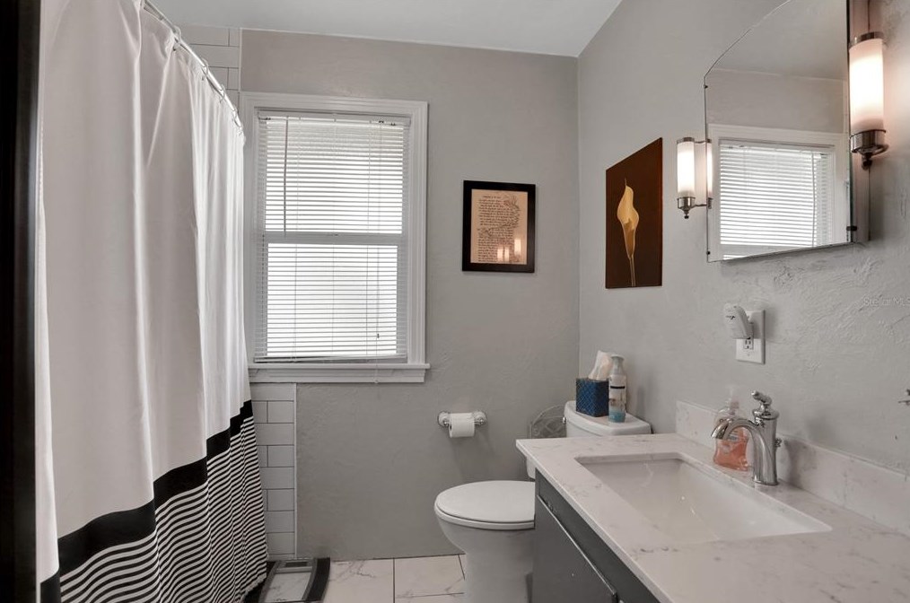 944 Daytona Ave, Daytona Beach FL 32117-3725 exterior