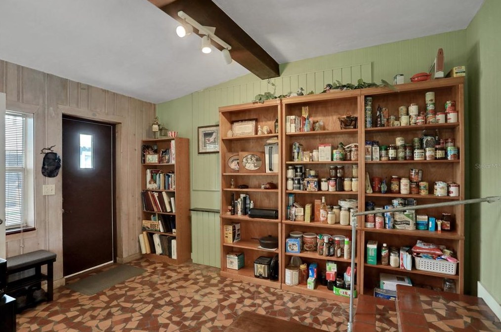 944 Daytona Ave, Daytona Beach FL 32117-3725 exterior