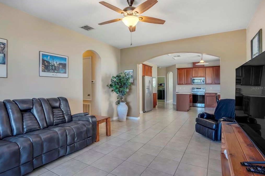 12863 Daughtery Dr, Winter Garden FL  34787-6516 exterior