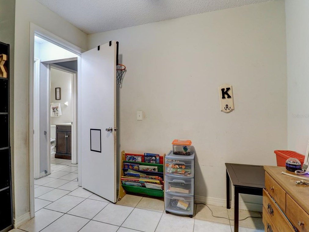 483 Oslo Dr, Deltona FL  32725-8283 exterior