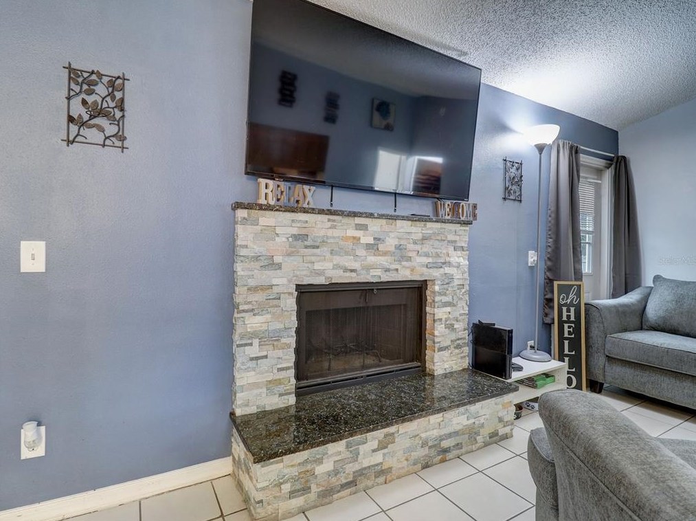 483 Oslo Dr, Deltona FL  32725-8283 exterior