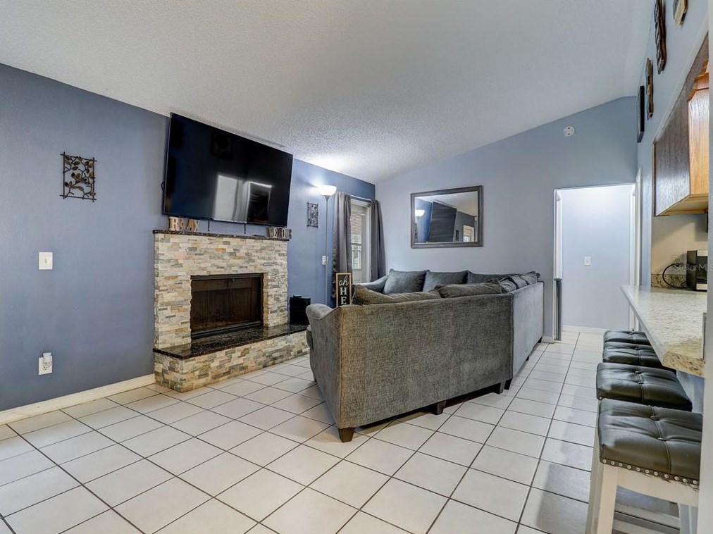 483 Oslo Dr, Deltona FL  32725-8287 exterior