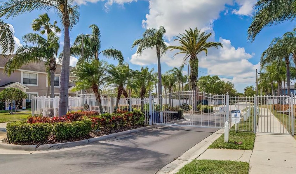 323 Kensington Lake Cir, Brandon FL  33511-3871 exterior