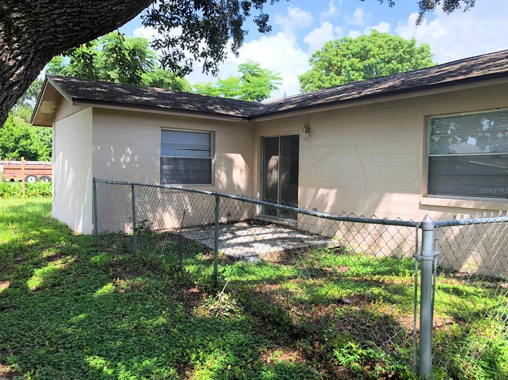1746 Avenue C, Winter Haven FL  33881-4445 exterior