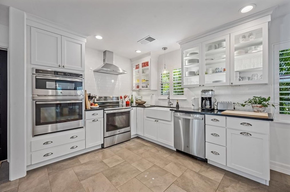 2498 Whitehall Cir, Winter Park FL  32792-4771 exterior