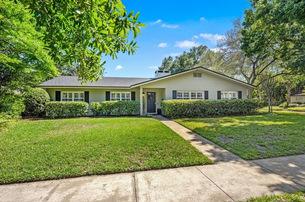 2498 Whitehall Cir, Winter Park FL  32792-4771 exterior