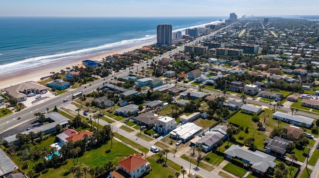 441 Seaview Ave, Daytona Beach FL  32118-3431 exterior