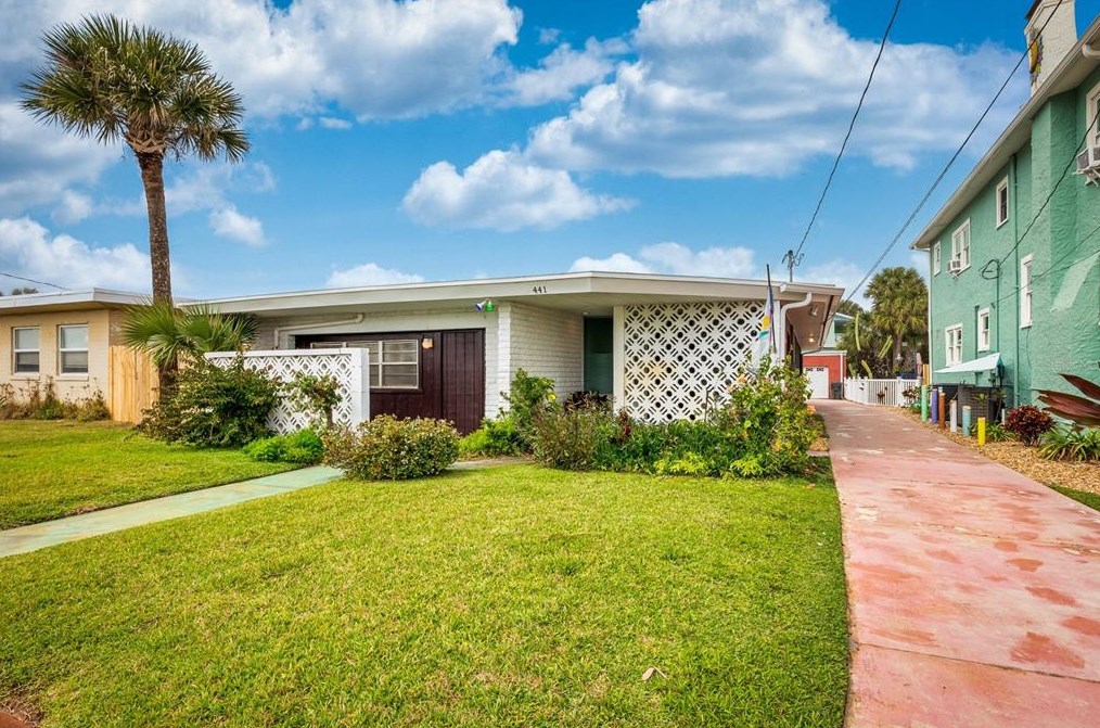 441 Seaview Ave, Daytona Beach FL  32118-3430 exterior