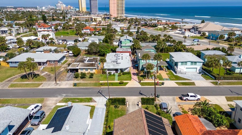 441 Seaview Ave, Daytona Beach FL  32118-3431 exterior